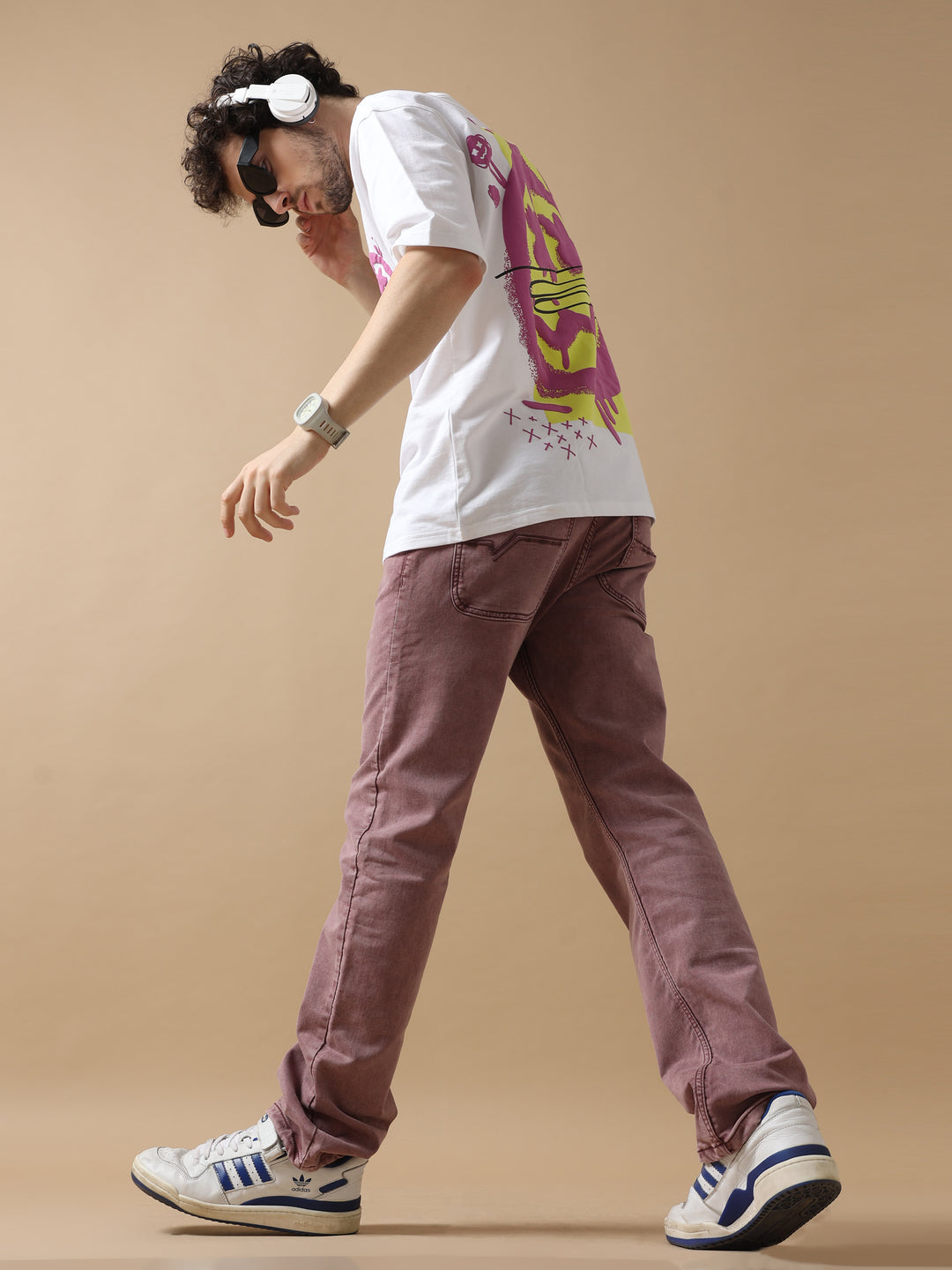 WHITE GRAFFITI SMILEY OVERSIZED T-SHIRT