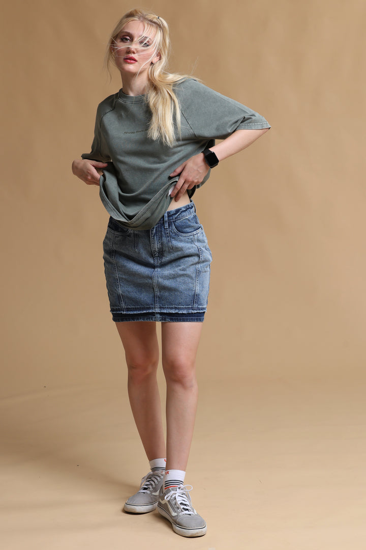 OLIVE ACID WASH OVERSIZED WOMEN'S T-SHIRT