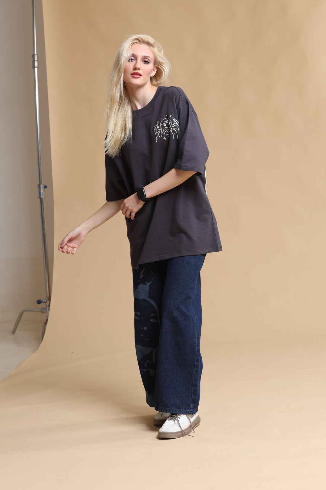 MYSTIC BLACK OVERSIZED WOMEN'S T-SHIRT