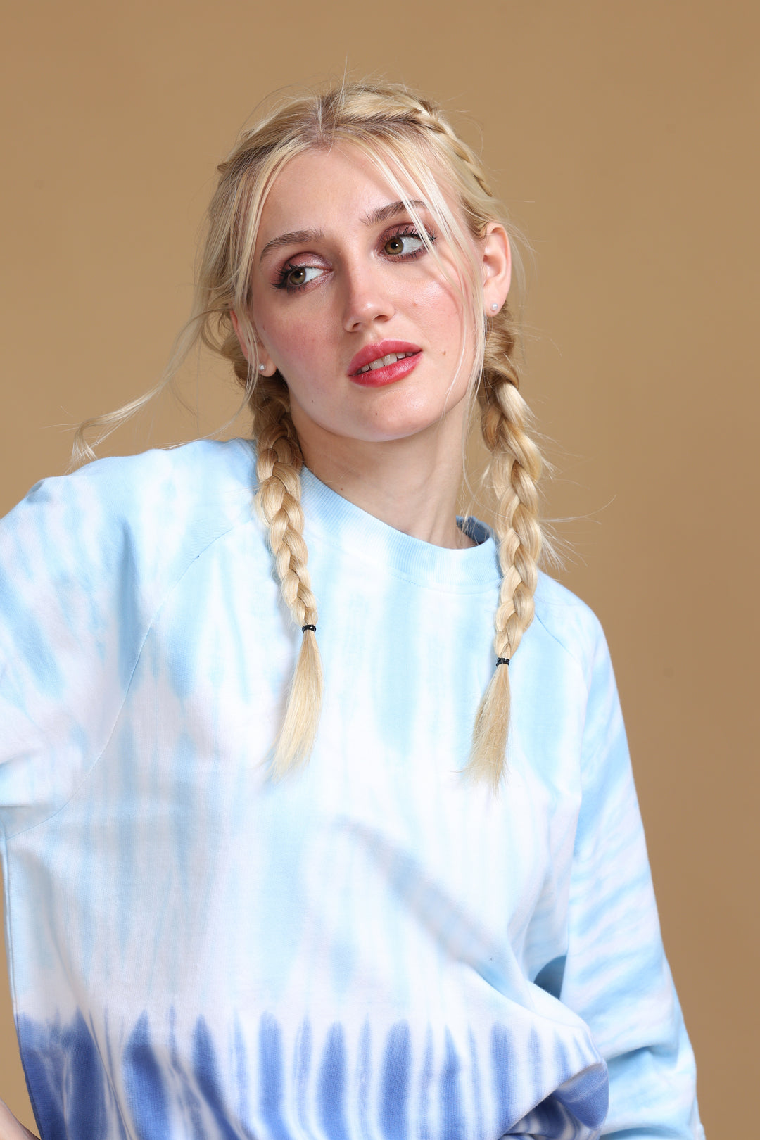 SKY WHISPER TIE-DYE OVERSIZED WOMEN'S T-SHIRT