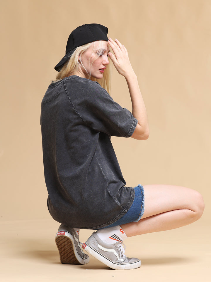 BLACK ACID WASH OVERSIZED WOMEN'S T-SHIRT