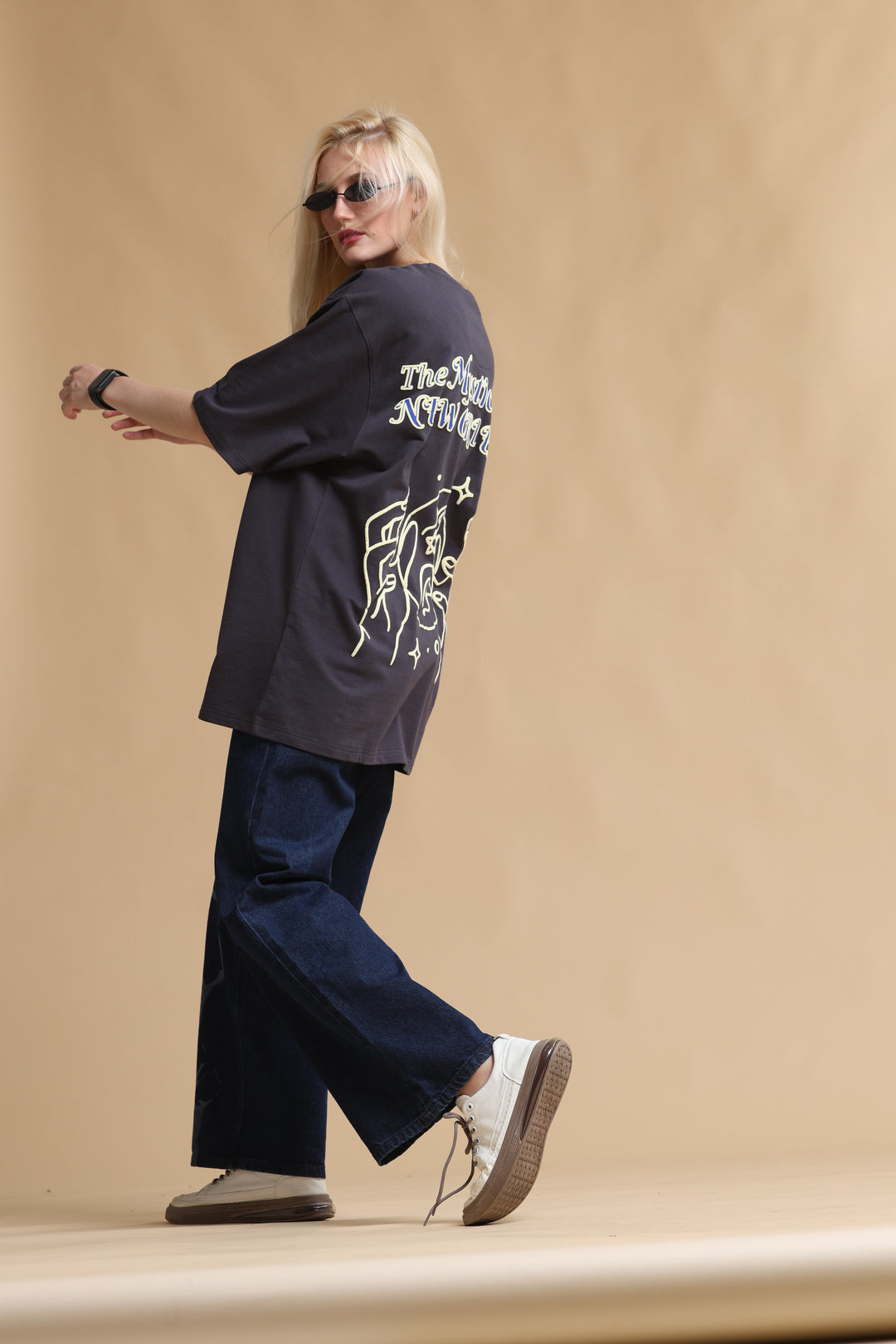 MYSTIC BLACK OVERSIZED WOMEN'S T-SHIRT