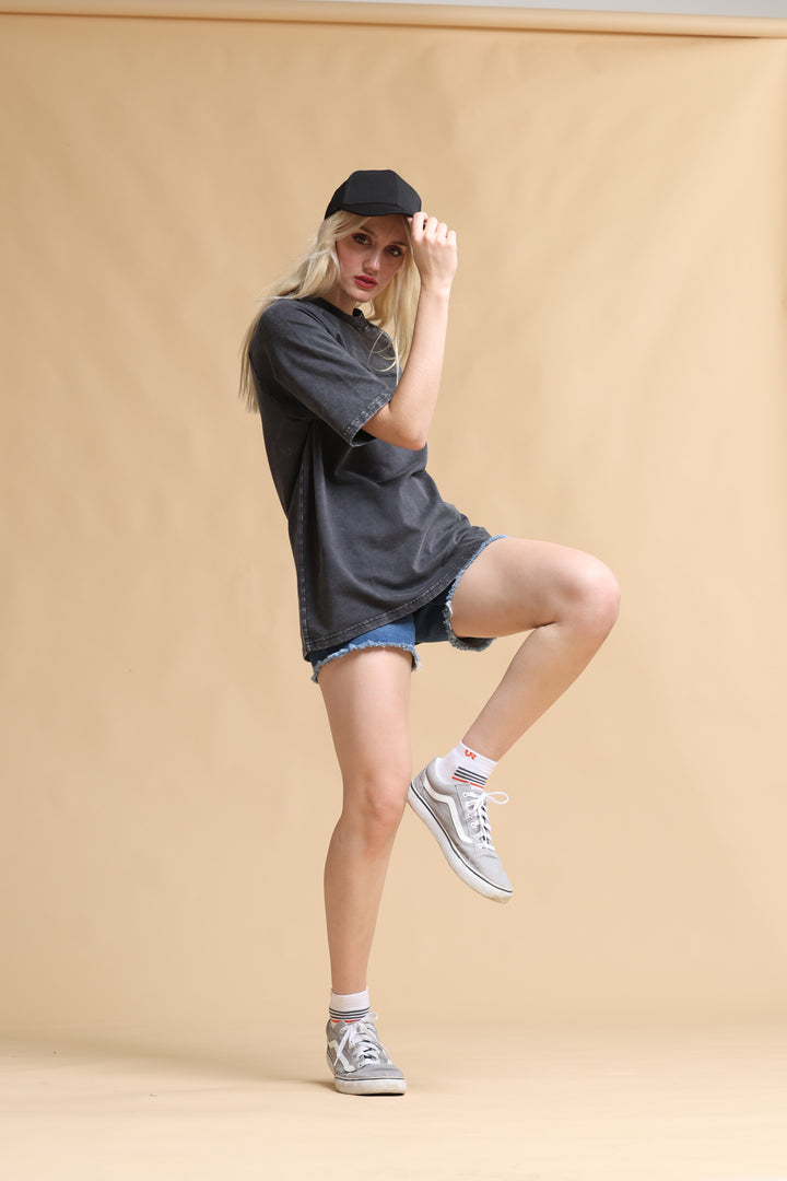 BLACK ACID WASH OVERSIZED WOMEN'S T-SHIRT