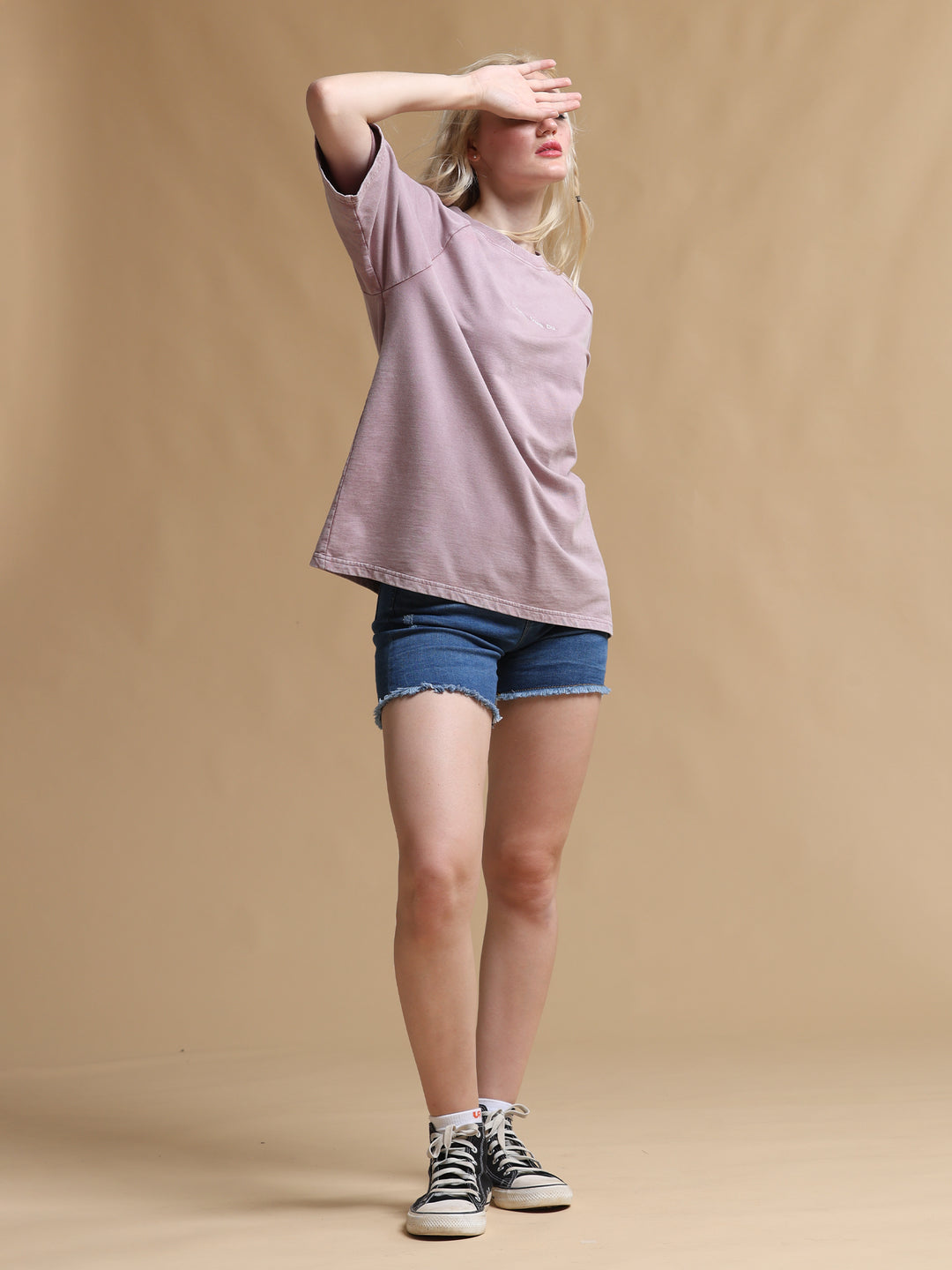 DESERT TAUPE ACID WASH OVERSIZED WOMEN'S T-SHIRT