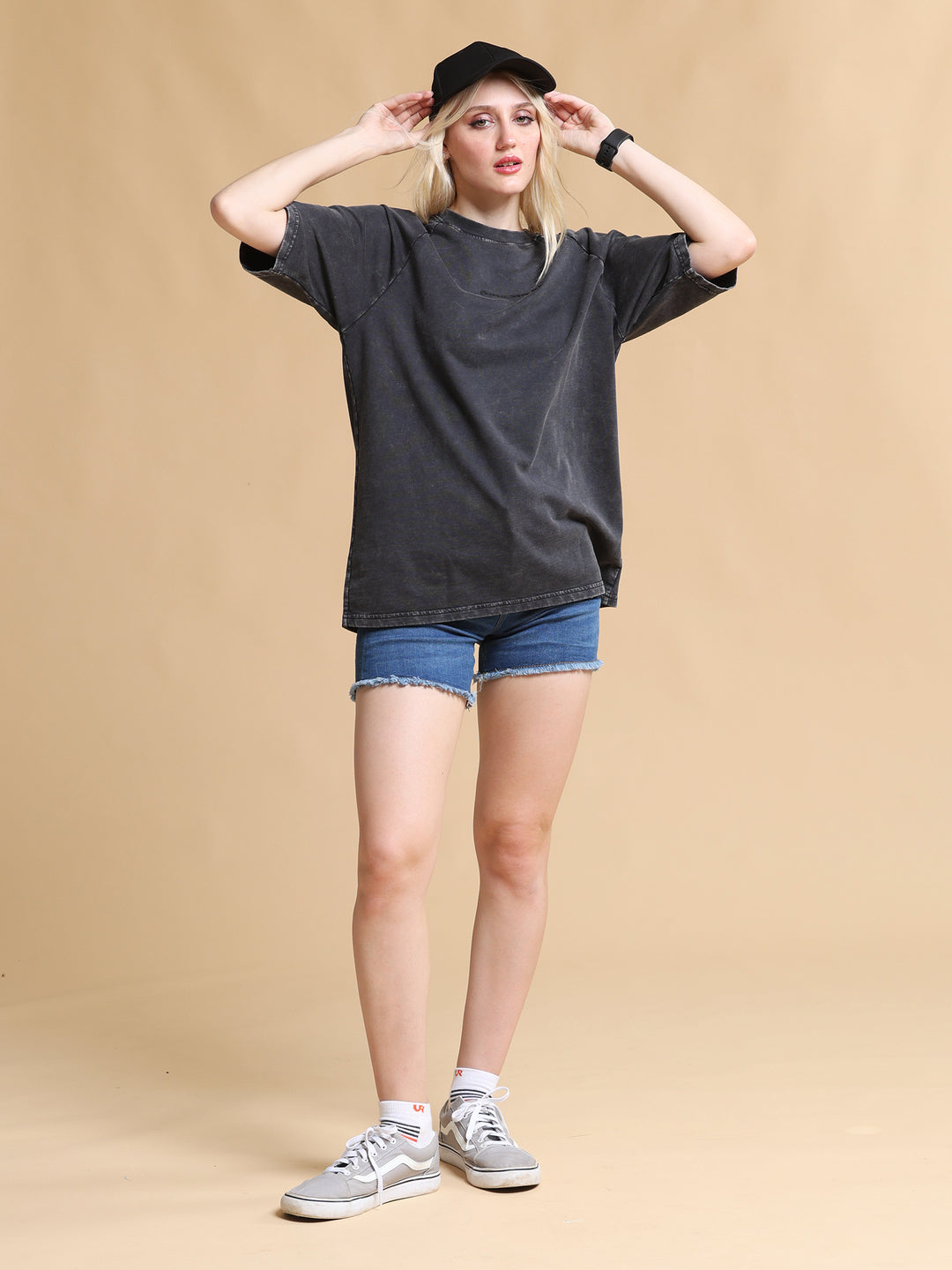 BLACK ACID WASH OVERSIZED WOMEN'S T-SHIRT