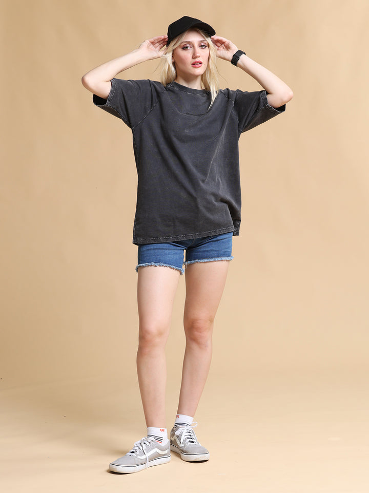 BLACK ACID WASH OVERSIZED WOMEN'S T-SHIRT
